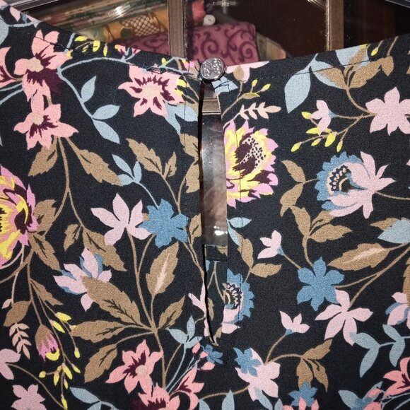 CeCe long balloon sleeve black floral blouse size L  B14 - Picture 7 of 9